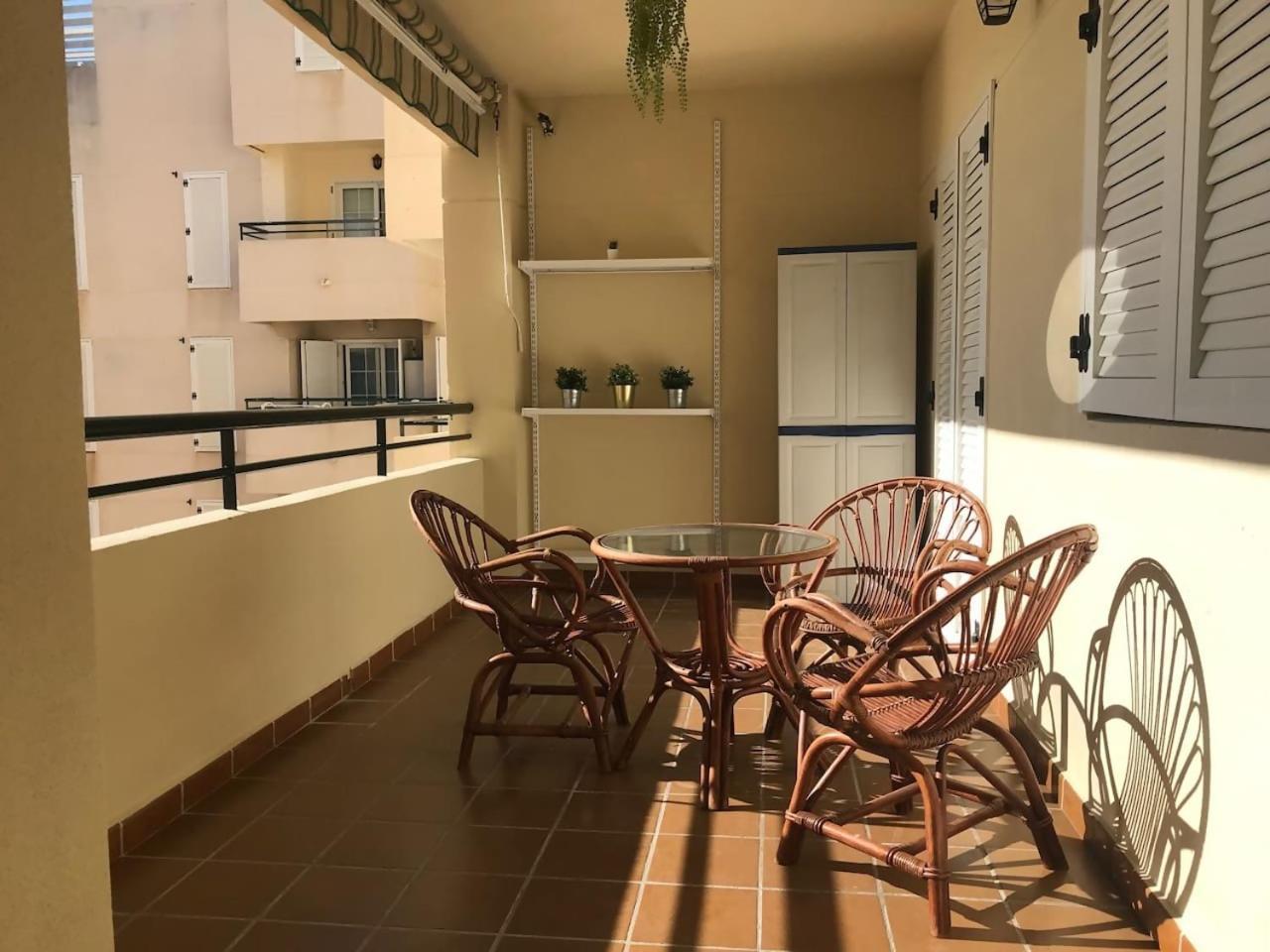 Espectacular Residencial En 1A Linea Con Piscina Benajarafe Exterior foto